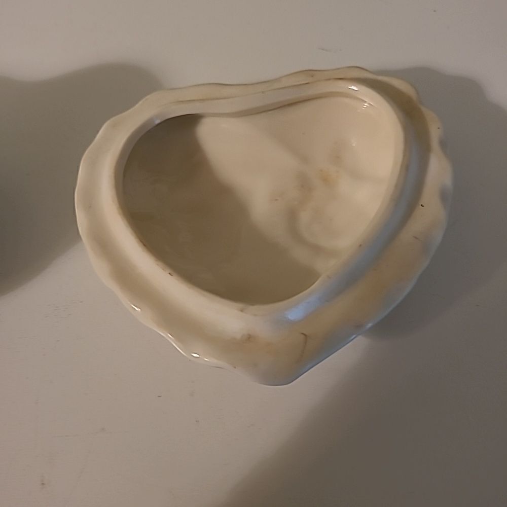 Porcelain Heart Box - Picture 3 of 8